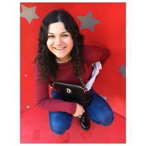 Meet your Posher, Camille